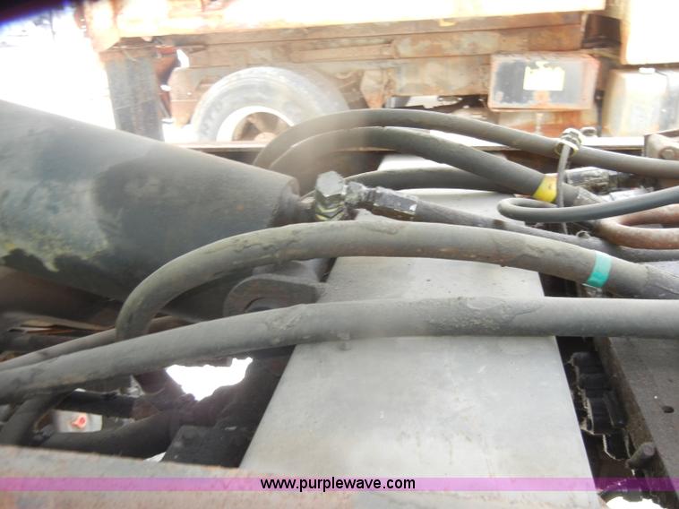 image for item D4997 1994 Ford F800 dump truck