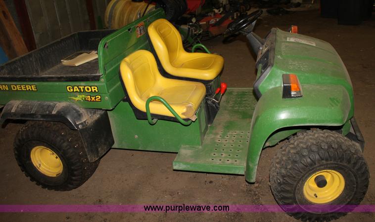 image for item D5197 2002 John Deere Gator utility vehicle