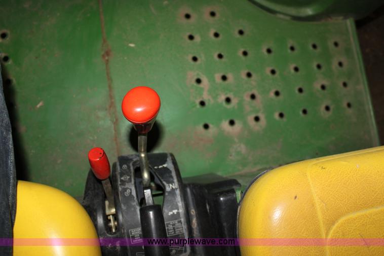 image for item D5197 2002 John Deere Gator utility vehicle