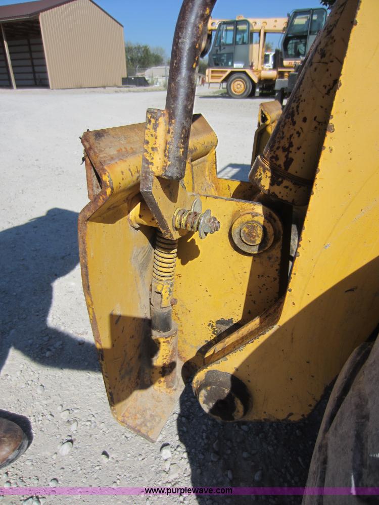 image for item D5683 Gehl SL4625DX skid steer