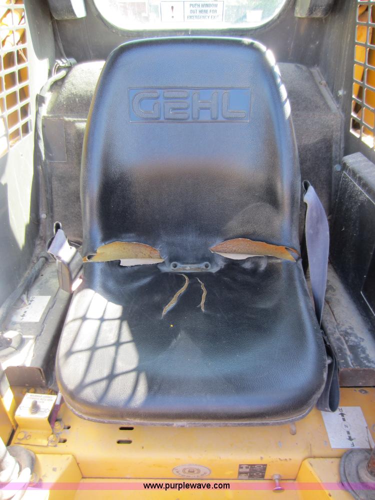 image for item D5683 Gehl SL4625DX skid steer