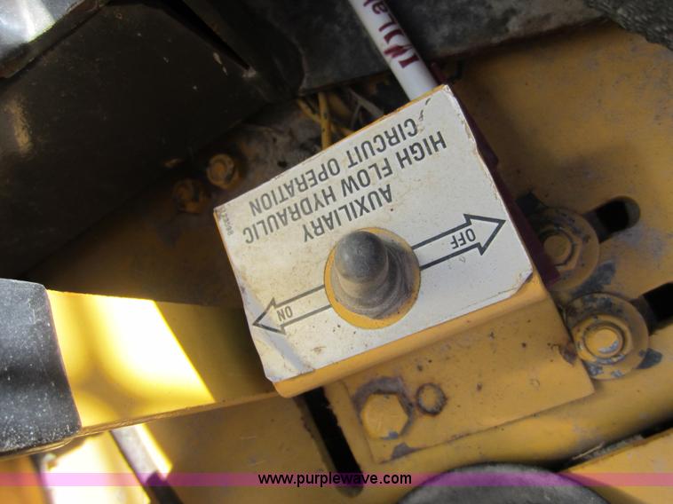 image for item D5683 Gehl SL4625DX skid steer