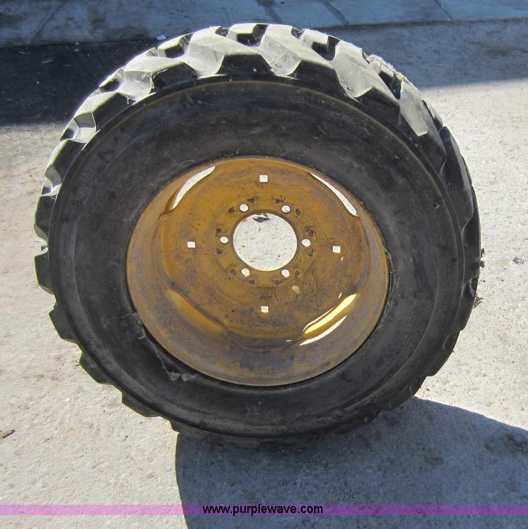 image for item D5683 Gehl SL4625DX skid steer