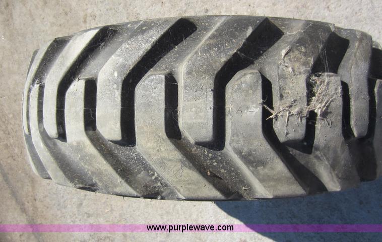 image for item D5683 Gehl SL4625DX skid steer