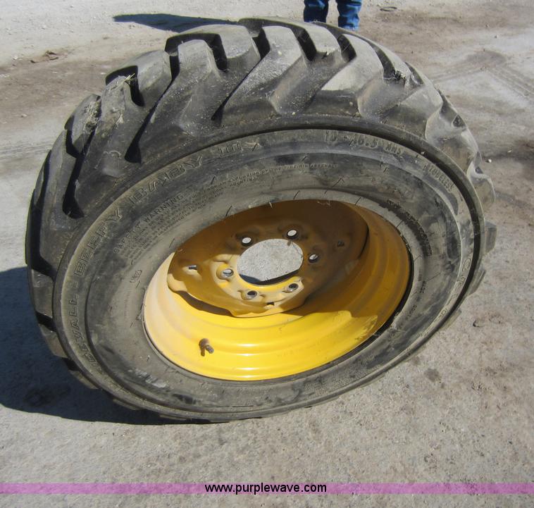 image for item D5683 Gehl SL4625DX skid steer