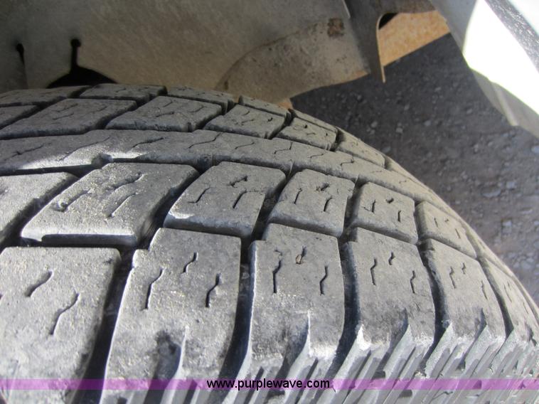 image for item D5684 2001 Chevrolet G3500 Express van