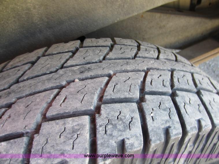 image for item D5684 2001 Chevrolet G3500 Express van