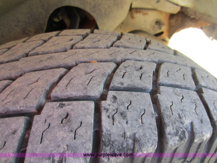 image for item D5684 2001 Chevrolet G3500 Express van