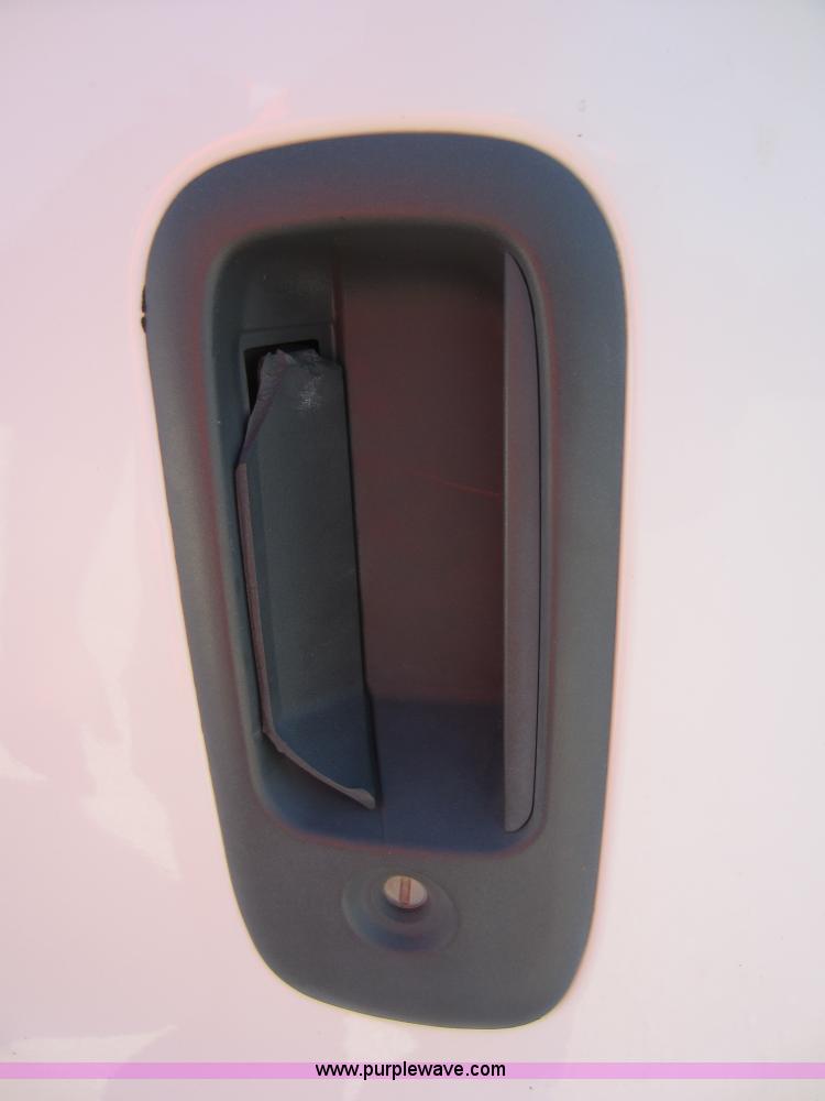 image for item D5684 2001 Chevrolet G3500 Express van