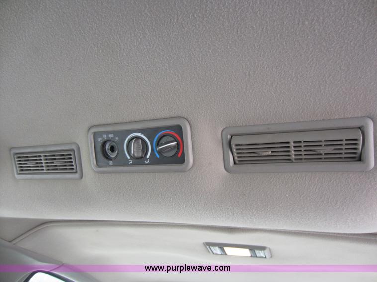 image for item D5684 2001 Chevrolet G3500 Express van