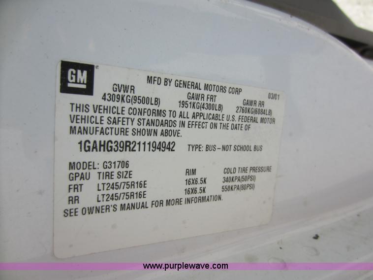 image for item D5684 2001 Chevrolet G3500 Express van