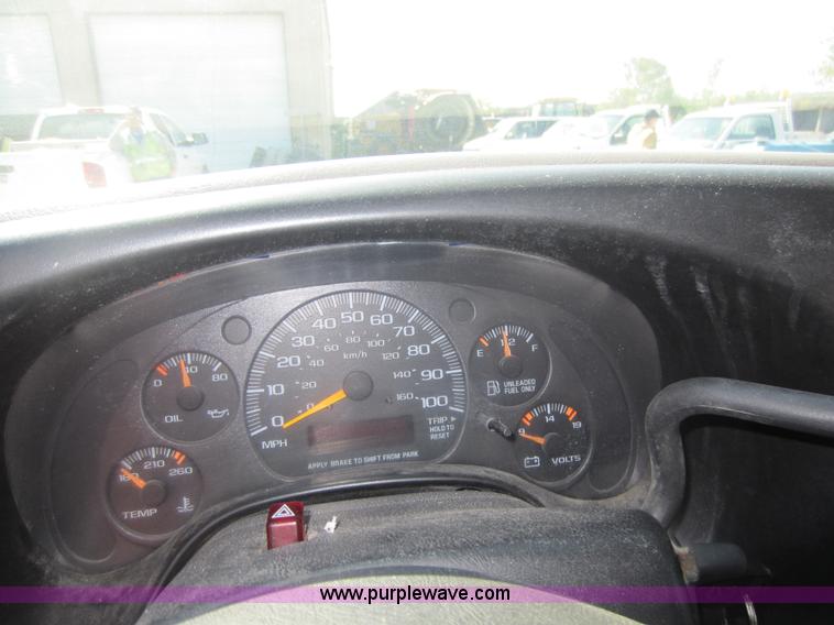 image for item D5684 2001 Chevrolet G3500 Express van