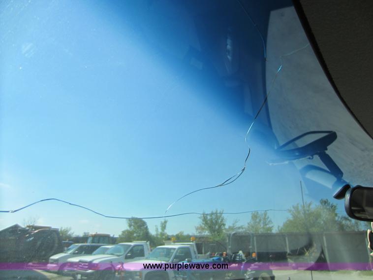 image for item D5684 2001 Chevrolet G3500 Express van