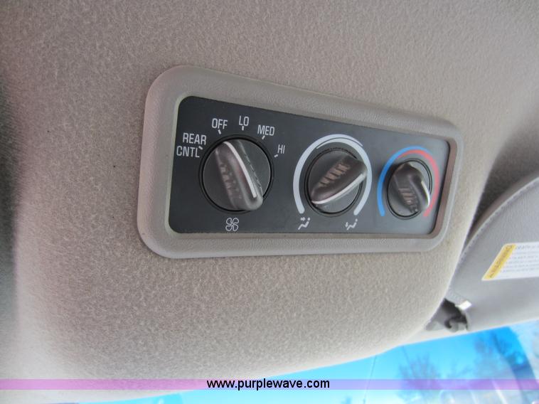 image for item D5684 2001 Chevrolet G3500 Express van