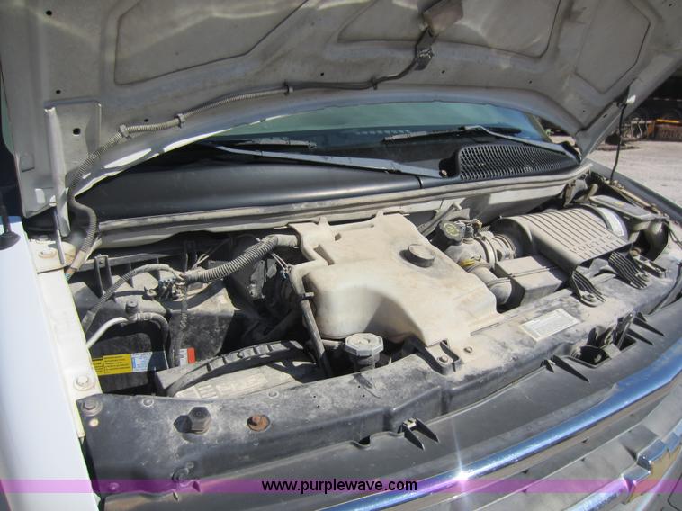 image for item D5684 2001 Chevrolet G3500 Express van