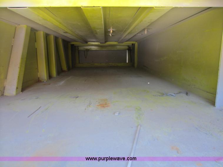 image for item D5685 1986 GMC TopKick 7000 bucket truck