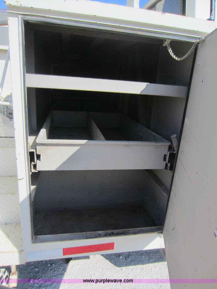 image for item D5685 1986 GMC TopKick 7000 bucket truck