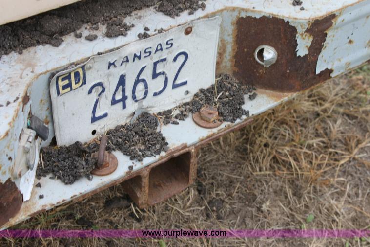 image for item E4220 1993 Ford F150 pickup truck