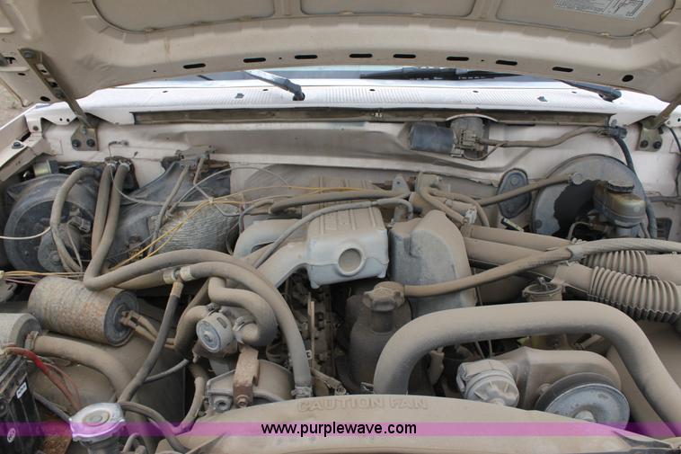 image for item E4220 1993 Ford F150 pickup truck