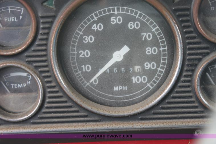 image for item E4222 1977 Ford F700 dump truck