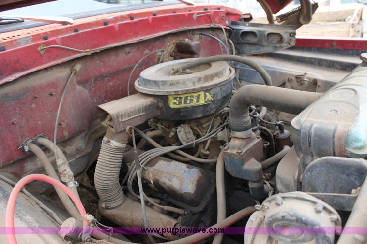 image for item E4222 1977 Ford F700 dump truck