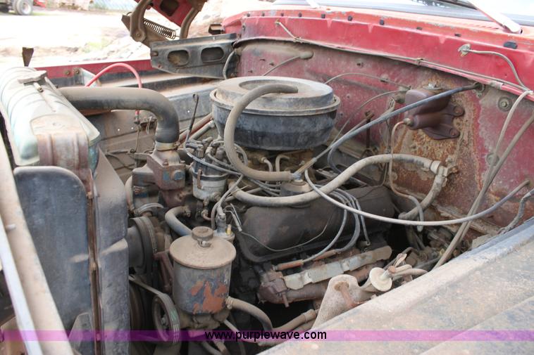 image for item E4222 1977 Ford F700 dump truck