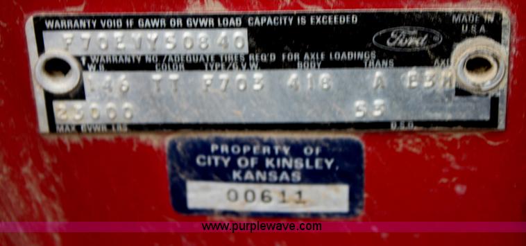 image for item E4222 1977 Ford F700 dump truck