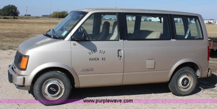 image for item E4229 1993 Chevrolet Astro van