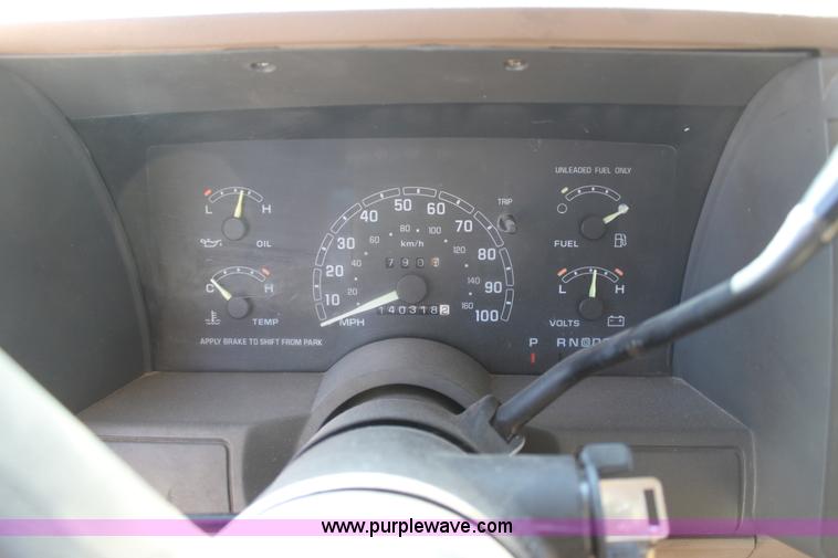 image for item E4229 1993 Chevrolet Astro van