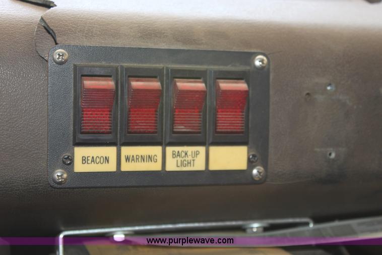 image for item E4231 1979 Ford F900 tanker truck