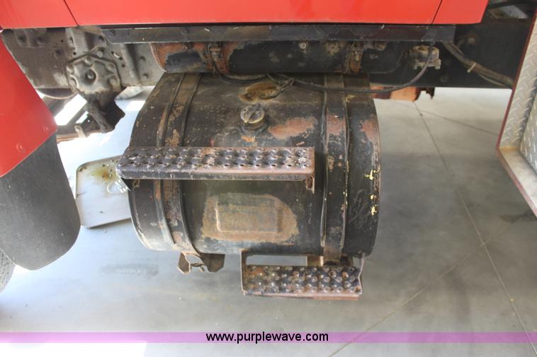 image for item E4231 1979 Ford F900 tanker truck