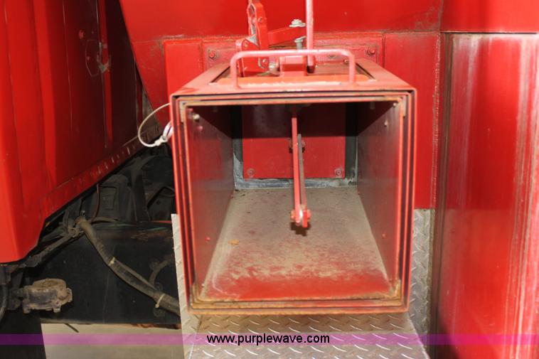 image for item E4231 1979 Ford F900 tanker truck