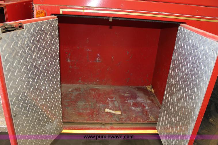 image for item E4231 1979 Ford F900 tanker truck