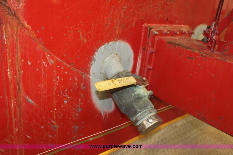 image for item E4231 1979 Ford F900 tanker truck