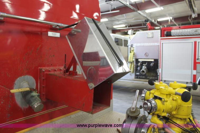 image for item E4231 1979 Ford F900 tanker truck