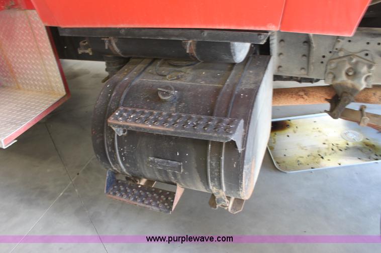 image for item E4231 1979 Ford F900 tanker truck