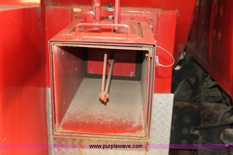 image for item E4231 1979 Ford F900 tanker truck