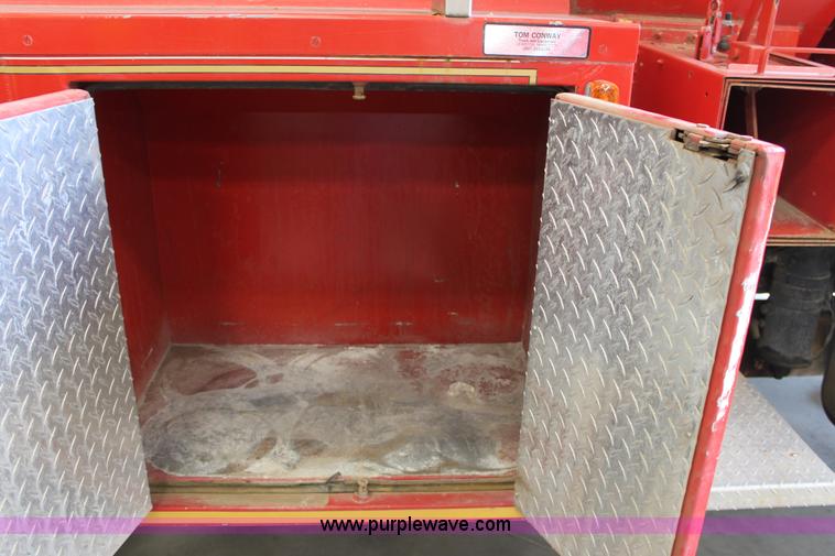 image for item E4231 1979 Ford F900 tanker truck