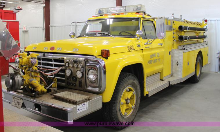 image for item E4232 1979 Ford F700 firetruck