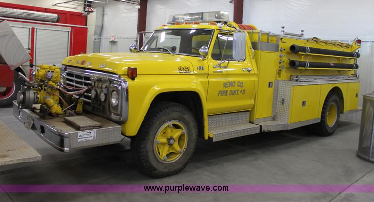 image for item E4232 1979 Ford F700 firetruck
