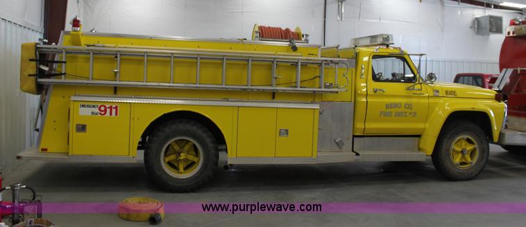 image for item E4232 1979 Ford F700 firetruck