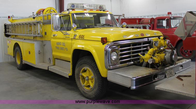 image for item E4232 1979 Ford F700 firetruck