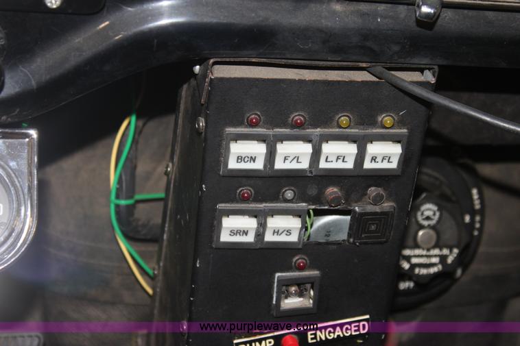 image for item E4232 1979 Ford F700 firetruck