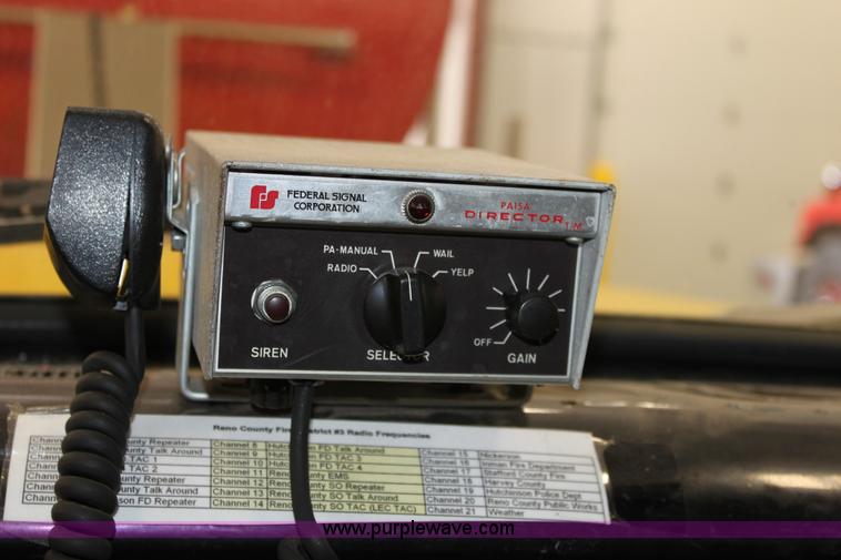 image for item E4232 1979 Ford F700 firetruck