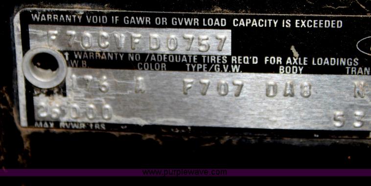 image for item E4232 1979 Ford F700 firetruck