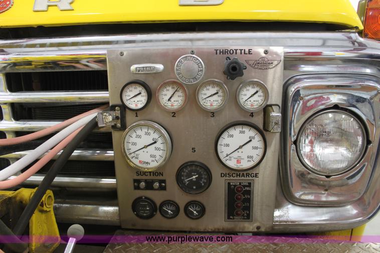 image for item E4232 1979 Ford F700 firetruck