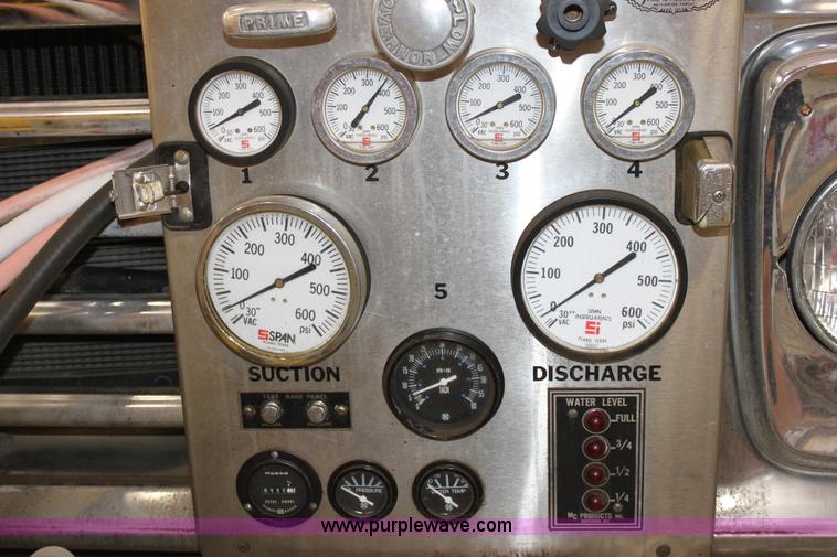 image for item E4232 1979 Ford F700 firetruck