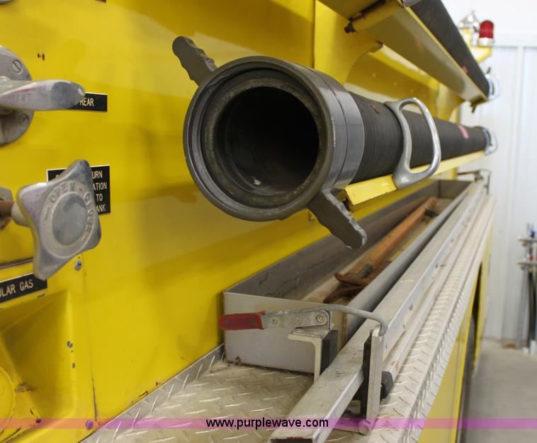 image for item E4232 1979 Ford F700 firetruck