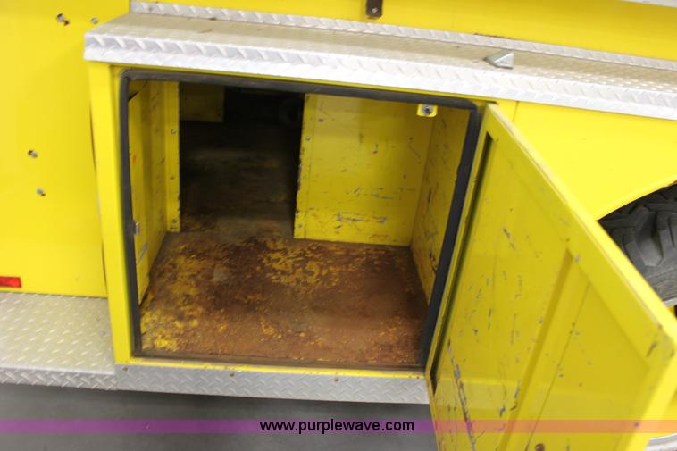 image for item E4232 1979 Ford F700 firetruck