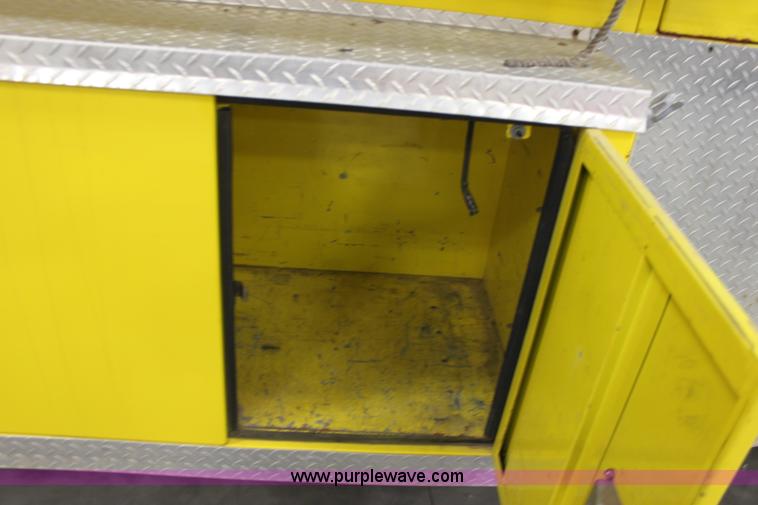 image for item E4232 1979 Ford F700 firetruck